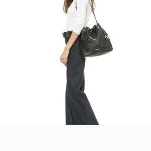 Michael Kors Jules Large Drawstring Bucket Bag Black Leather